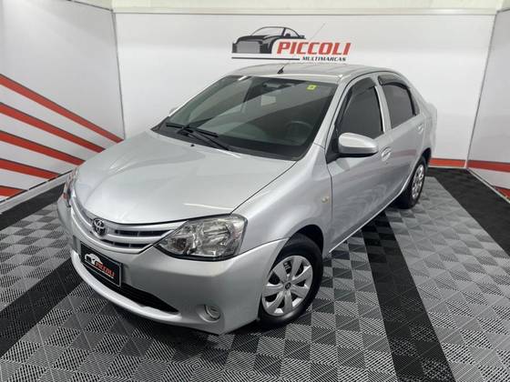 TOYOTA ETIOS 1.5 X SEDAN 16V FLEX 4P MANUAL TOYOTA ETIOS 1.5 X SEDAN 16V FLEX 4P MANUAL
